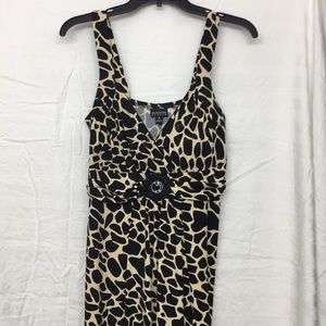 EN FOCUS CREME AND BLACK DRESS